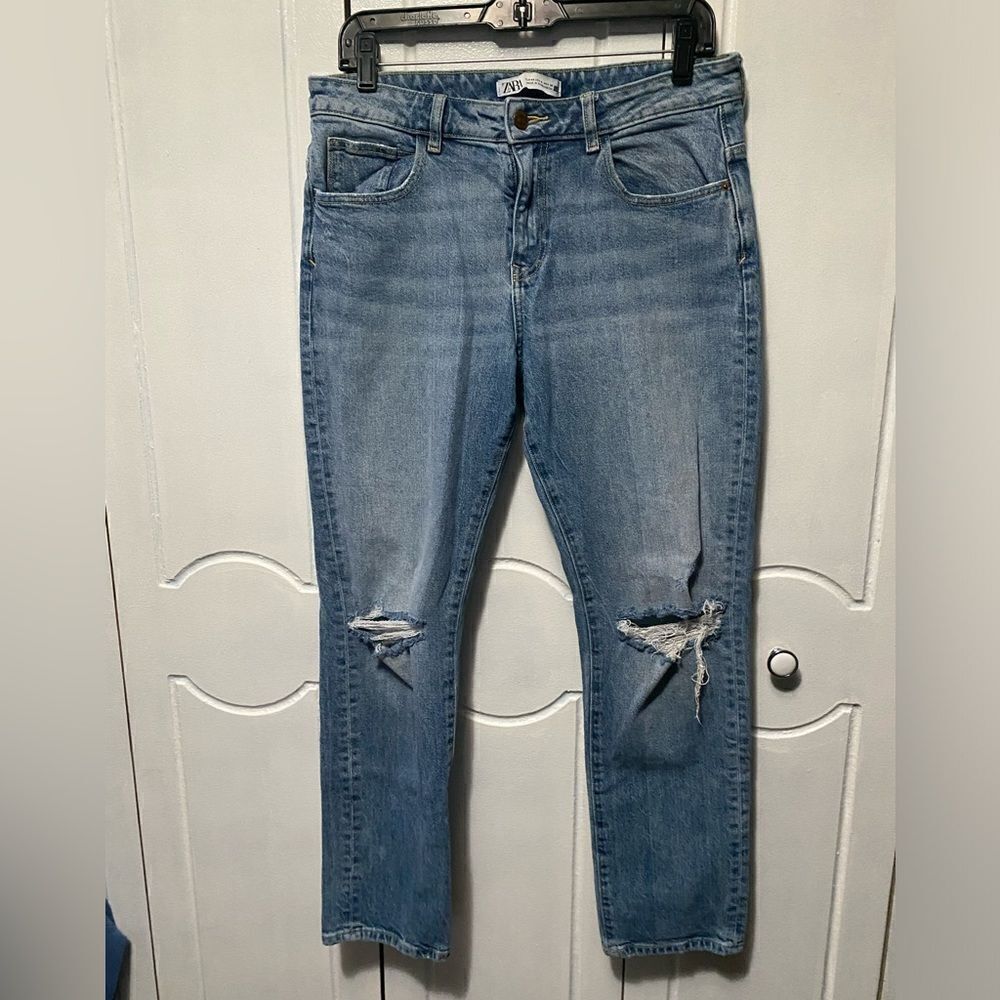 Zara Light Wash Distressed Mom Jeans Size 8